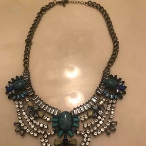 Gorgeous women’s statement necklace